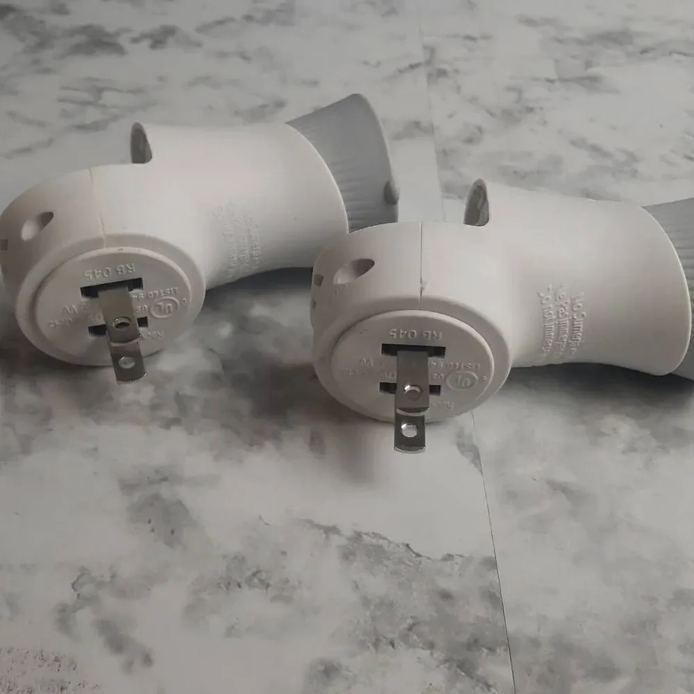 5 Preowned Airwick Plug Diffusers‎
